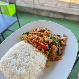 ครัวอิ่มอุ่น อาหารตามสั่ง