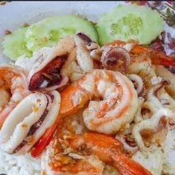 กระเทียมทะเลราดข้าว