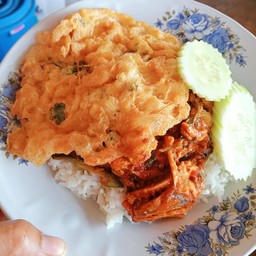 ข้าวผัดกระเพราปลากระป๋อง