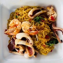 เส้น ผัดกะเพรา