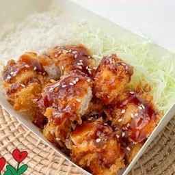 ข้าวไก่ทอดราดเทอริยากิ แถมไข่ดาวทุกจาน