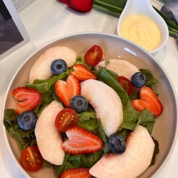 สลัดลูกพีช+สตอเบอรี่