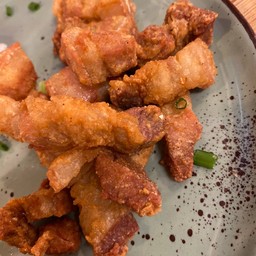 หมูสามชั้นทอดน้ำปลา