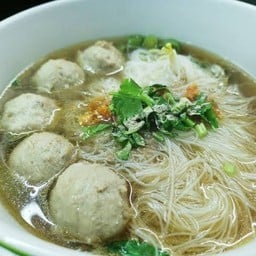 ก๋วยเตี๋ยวแชมป์อาหารตามสั่งสันโค้งหลวงปากซอย7