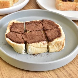 ขนมปังปิ้ง เนย-นมข้น-คลุกฝุ่นโอวัลติน