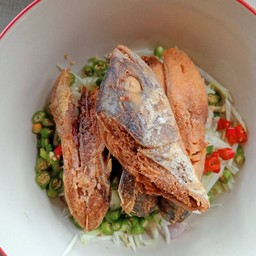 ข้าวผัดปลาอินทรีเค็ม