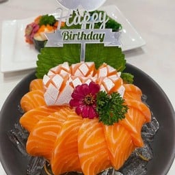 HBD มินิเค้ก ซาชิมิเนื้อ+ท้อง พร้อมข้าว