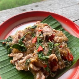 กะเพราวุ้นเส้นหมู
