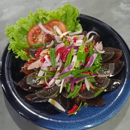 ยำไข่เยี่ยวม้า