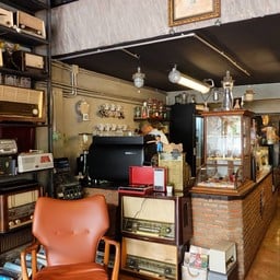 Mee-d Cafe - Vintage