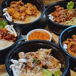 ร้านอาหาร ไทย ซีฟูดส์ ตำยำทอด ครัวบางแสน บางบอน3