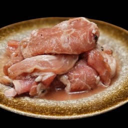 Bm16  หมูหมักสูตรตาตุ๋ย Marinated Pork “Tui”
