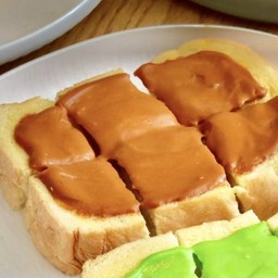 ขนมปังปิ้ง เนย-ครีมชาไทย