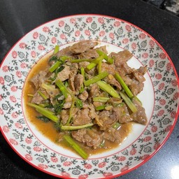 ผัดหมูขึ้นฉ่าย
