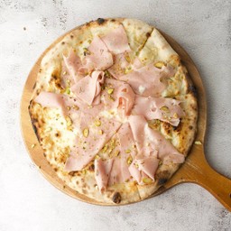 Mortadella e Pistachhio Pizza