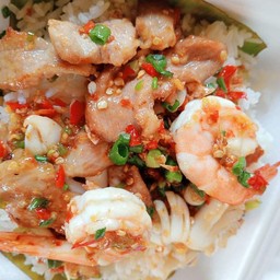 ข้าวราดผัดพริกเกลือ