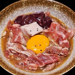 Tui.M1 หมูกระทะแฟนตุ๋ย “Fan”Tui Mookata (Pork,Pork Liver,Chicken,Vegetable Set)