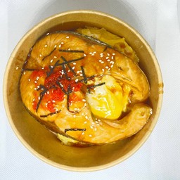 ข้าวไข่ข้นปลาแซลมอนย่างซอสเทอริยากิ
