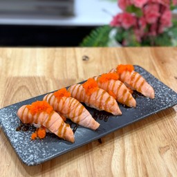 ซูชิแซลมอนเบิร์นไฟเทอริยากิ 5คำ