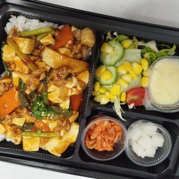ข้าวหน้ามาโบโตฟู้ เจ