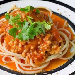 สปาเก็ตตี้ซอสมะเขือเทศ
