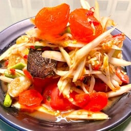 ตำปูปลาร้าไข่แดงเค็ม