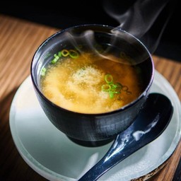 ซุปมิโซะสาหร่าย โอกาเมะ ร้อนๆ