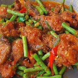 ปลาดุกผัดพริกแกงใต้ (เป็นกับ)