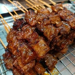 ข้าวหน้าหมูย่างซอสวอนจู ร้านคอนเบ 건배 คอนเบ