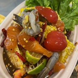 ตำเหลาแซลม่อนกุ้ง+ไหลบัว