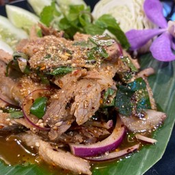 น้ำตกคอหมูย่าง