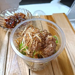 น้องโบน้ำปลาหวาน ตลาดต้นไทรแบริ่ง