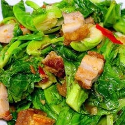 ผัดแขนงหมูกรอบ