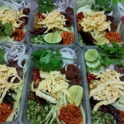 ข้าวคลุกกะปิ บ้านแม่ตูน