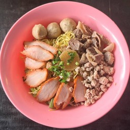ก๋วยเตี๋ยวหมูแดงหมูตุ๋น