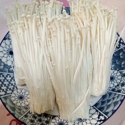 เห็ดเข็มทอง