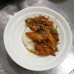 ข้าวราดปลากะพงผัดขึ้นฉ่าย