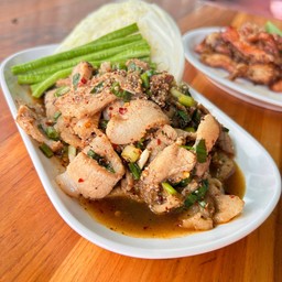 น้ำตกคอหมู