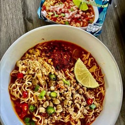 ไวไว ต้ม รสต้มยำมะนาวสด หมูสับ แซ็บๆ +ไข่ต้ม