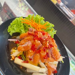 ยำแซลม่อน+ไหลบัว