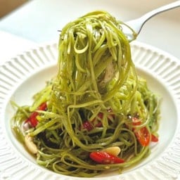 ผัดผักบุ้งฝอย