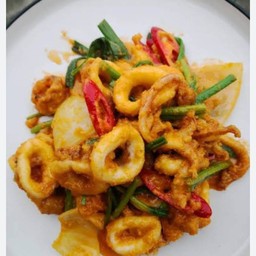 หมึกผัดไข่เค็ม