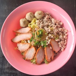 ก๋วยเตี๋ยวหมูแดงหมูสับ