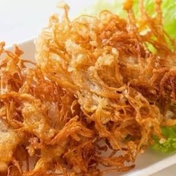 ไก่ทอด ข้าวเหนียว ลูกชิ้น น้ำจิ้มรสเด็ด (เจ้นุช  เจ้าเก่า) ร้านเจ้นุช