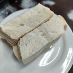 ขนมปังเปล่า 2 แผ่น