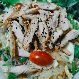 ยำฟาร์ม สุข ณโคราช(หมูย่าง)