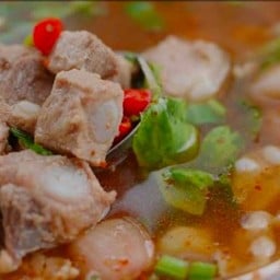 ต้มยำกระดูกหมูอ่อน