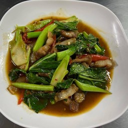 อาหารตามสั่ง อร่อยๆ & หมูทอดข้าวเหนียว