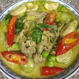 แกงเขียวหวานหมู ราดข้าว