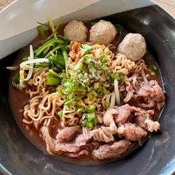 ก๋วยเตี๋ยวหมูหมักนุ่ม